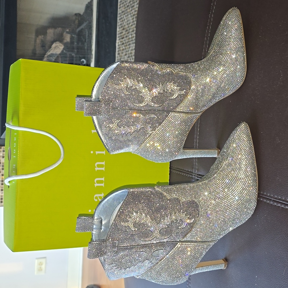 Gianni Bini Sparkling Gray Silver Heeled Fassero Booties / Boots Cowboy Style